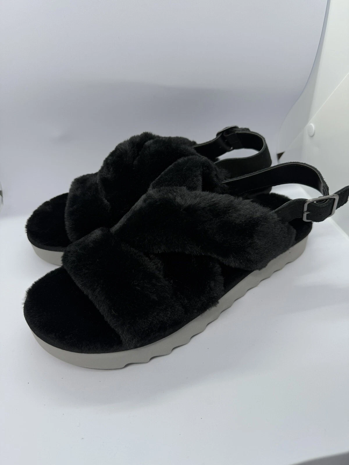 Sandali Koolaburra by UGG regolabili slide neri fuzz'd out donna 11