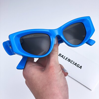 BALENCIAGA Sunglass Brand New 100% AUTHENTIC BB0243S NEW BALENCIAGA BB0243S 003 IVORY CAT EYE WOMEN SUNGLASSES | eBay main image 3
