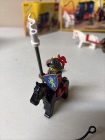 LEGO 6042 Castle Dungeon Hunters Set Complete with instructions & box 1990