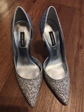 Gorgeous NINE WEST Silver GLITTER Women Size 6 Pointed Toe DRESS Heel Shoes