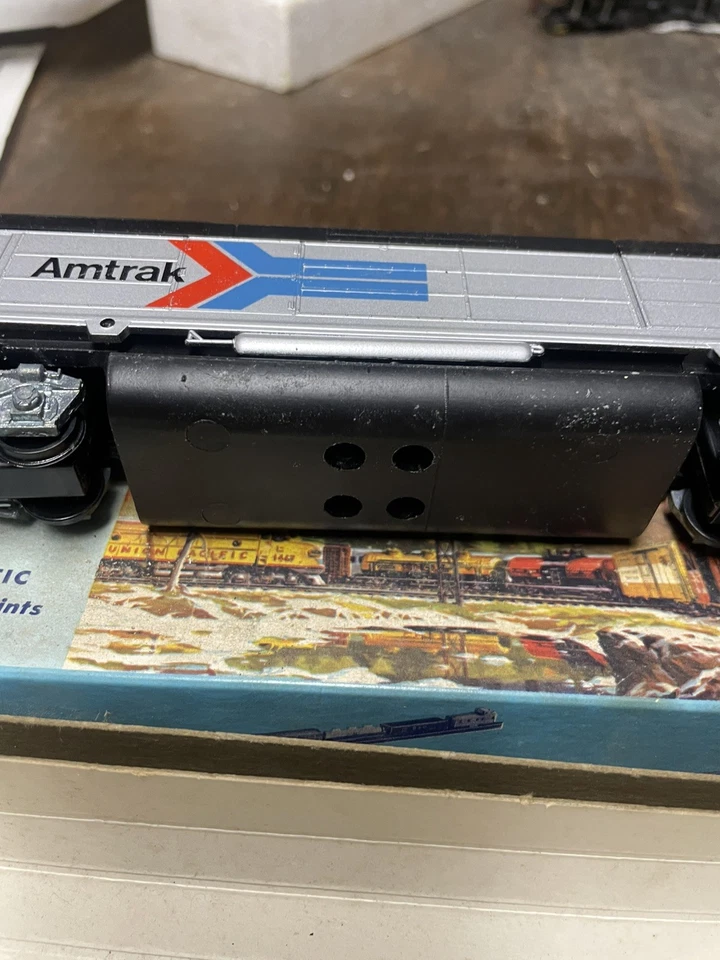 Used Athearn LOT OF TWO 3634 Amtrak FP-45 503 (Dummy) Diesel Locomotive  - Image 2 of 4