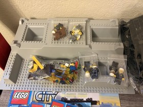 LEGO CITY: Police Station (7237)