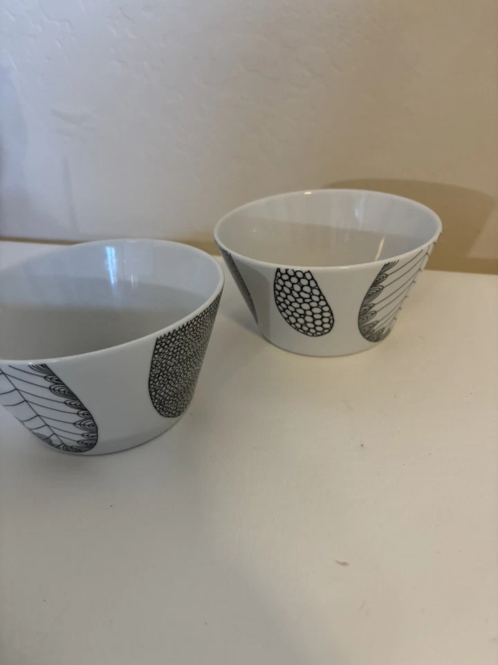 RARO Juego de 2! Tazón de sopa/cereal Leif by Crate & Barrel Julia Rothman blanco negro Foto 4 de 4