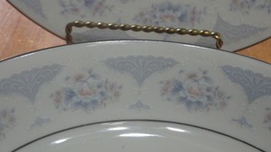 Fine-China-Dinnerware-Set-Service-for-4-by-Classic-China-CCL3-20-pc-starter-set