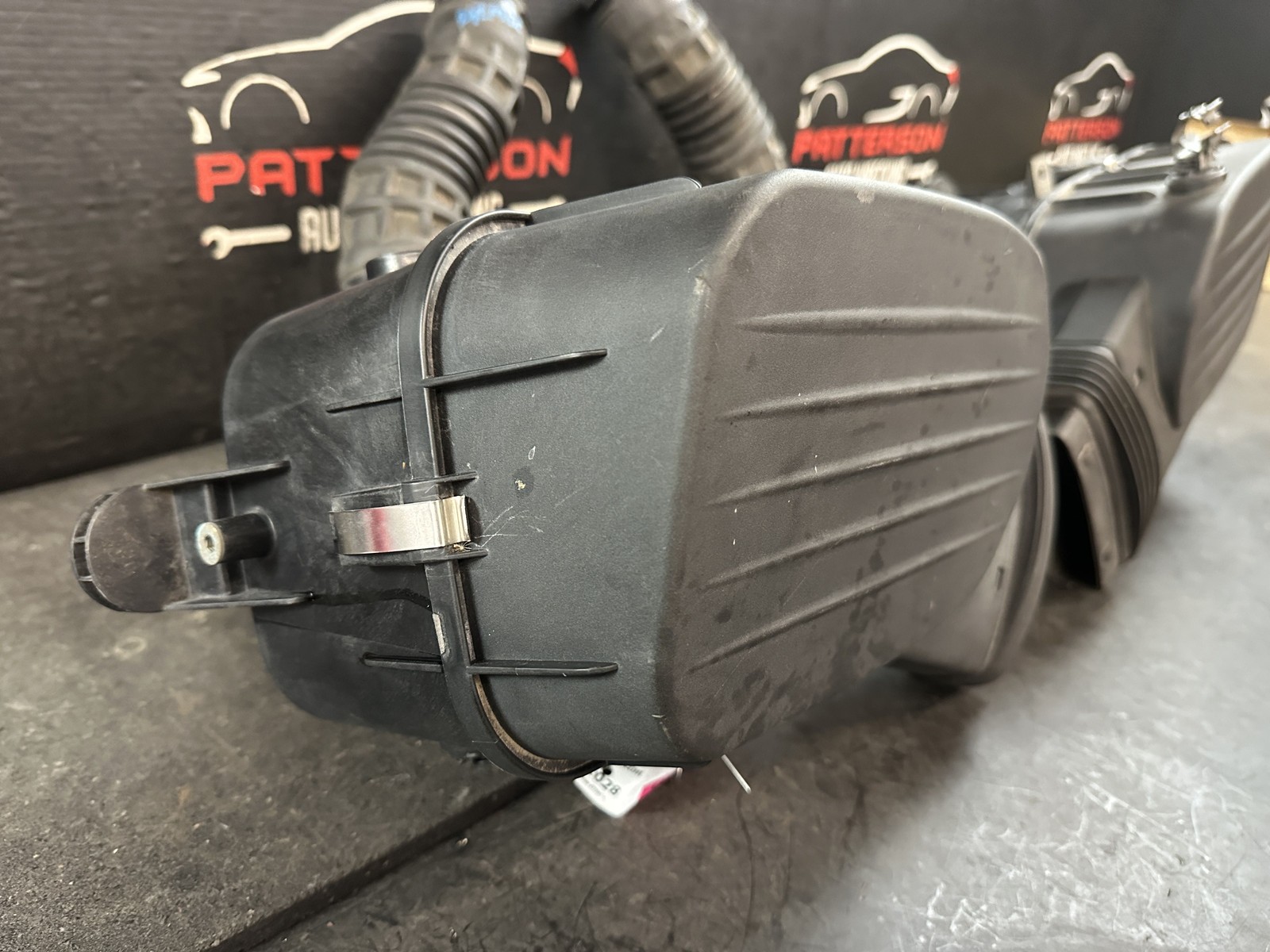 14-21 MASERATI GHIBLI 3.0 LEFT & RIGHT AIR INTAKE CLEANER FILTER BOX 72405505