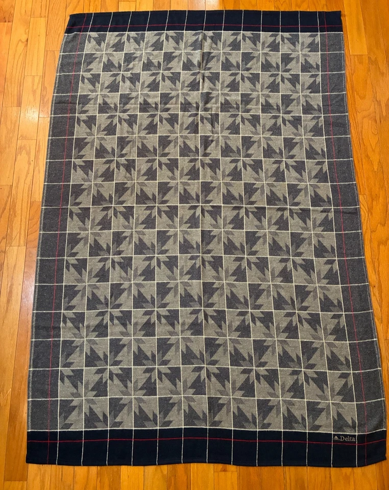 Vintage DELTA AIRLINES SNOWFLAKE BLANKET First Class Snowflake Horsfall ENGLAND - Image 2 of 4