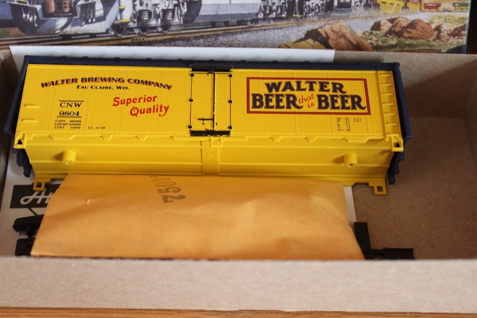 HO Scale Athearn Box Car Kit & Tank Car Kit - Walter Beer Box - Hooker ...