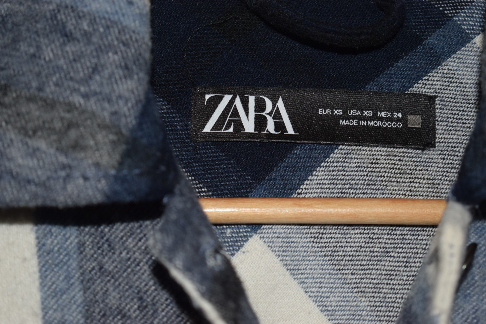 Product Description: Zara Men's Flannel Shirt image 4