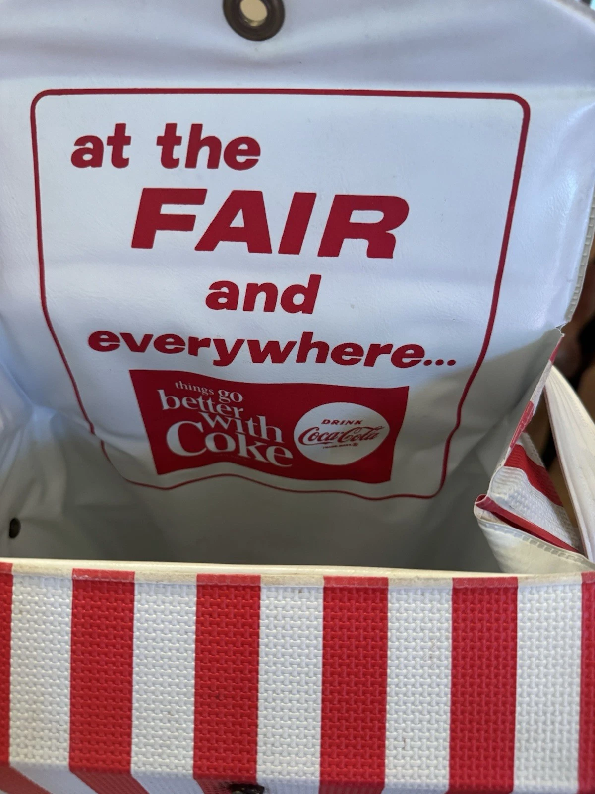 VTG 1964 'THINGS GO BETTER WITH COKE' COCA COLA VINYL COOLER NY WORLD'S FAIR
Opens in a new window o