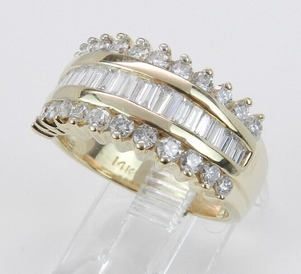 Обручальное кольцо шириной 14 карат с покрытием из желтого золота 1,50 карата созданное в лаборатории - Изображение 3 из 4