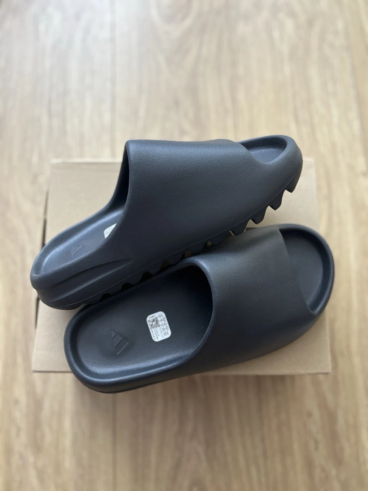 Adidas Yeezy Slide Onyx HQ6448 UK 8 Nuove con scatola