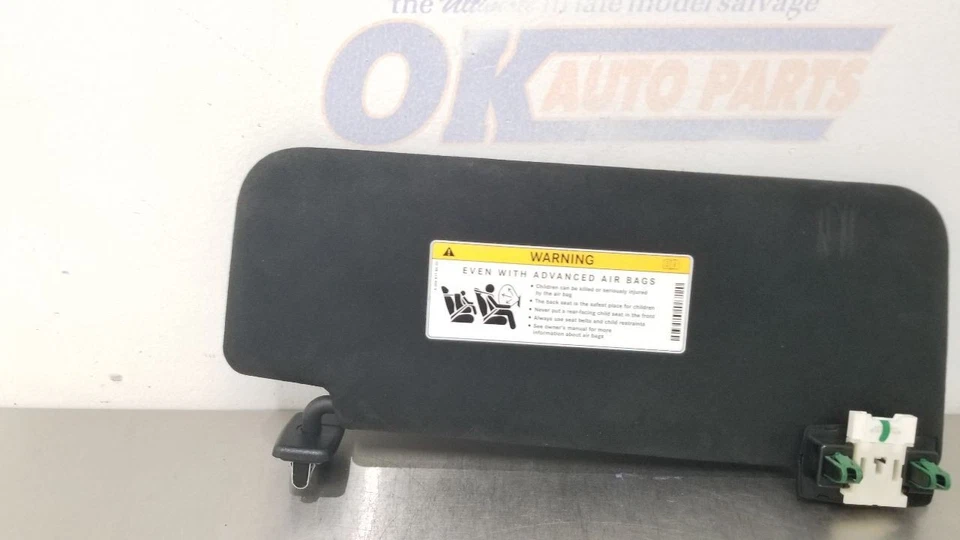 MERCEDES BENZ AMG GT63S X290 19 PARASOL CONDUCTOR IZQUIERDO NEGRO Foto 2 de 4