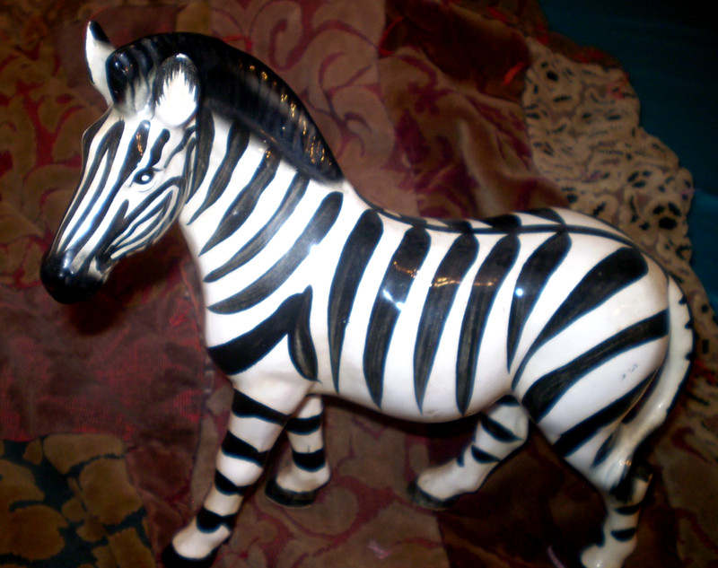 Vintage ceramic  Zebra figurine  8x9 inch         (6/28)