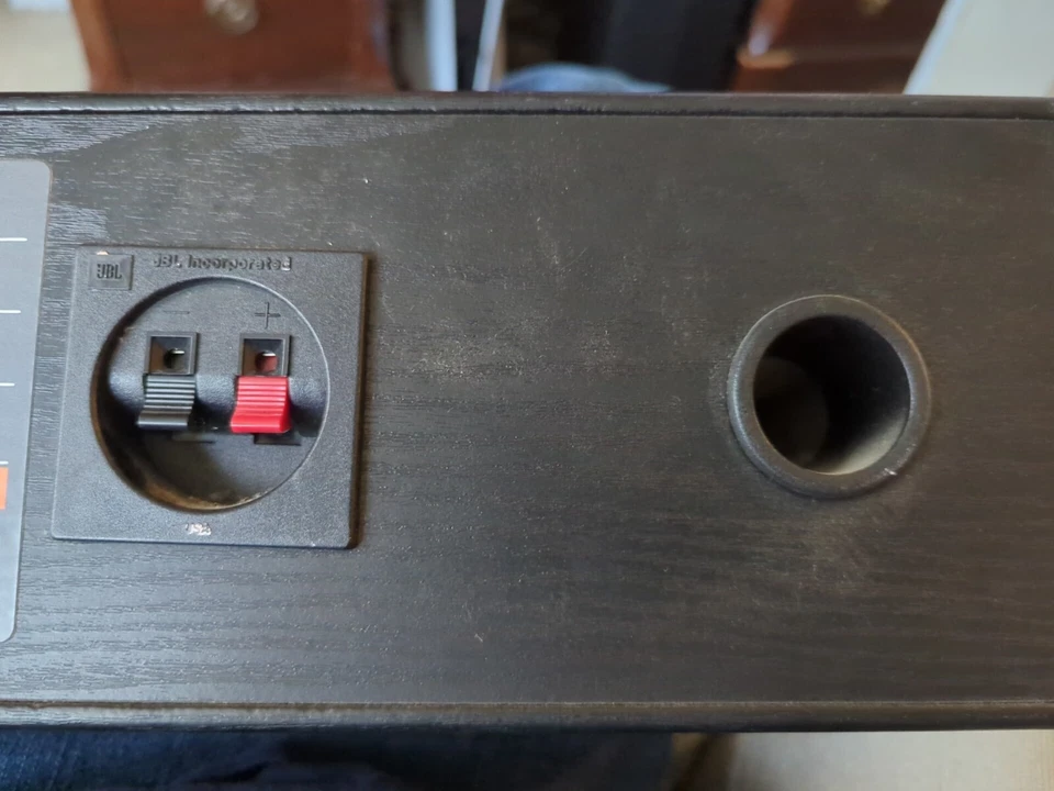 Altavoz de canal central de cine en casa JBL J Center  Foto 3 de 4