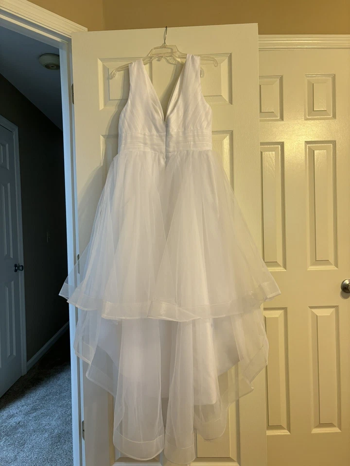 Vestido de novia precioso, elegante, media pierna abierta con cola, elegante Foto 3 de 3