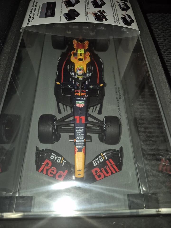 Spark 1/18 Red Bull F1 - Image 2 of 4