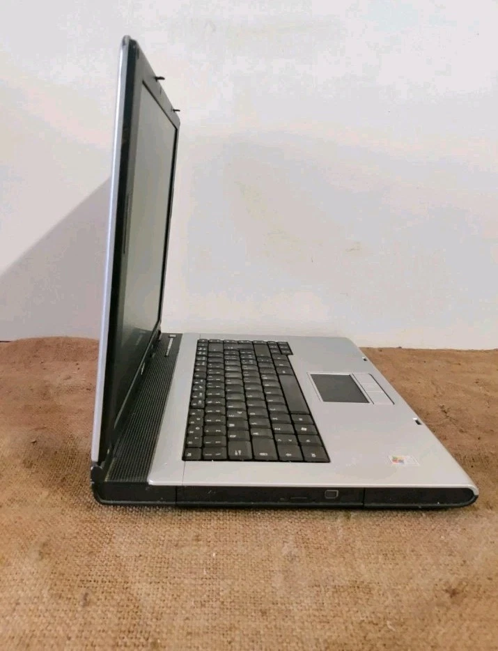 PC Portatile Acer Aspire 3000 Computer Windows 7 -RAM 1Gb -HDD 60Gb-AMD Sempron✅ - Immagine 4 di 4