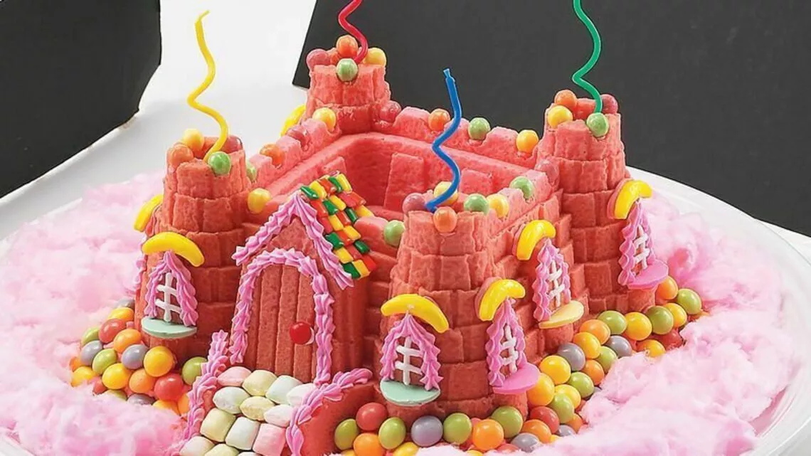 Castle top cake mold