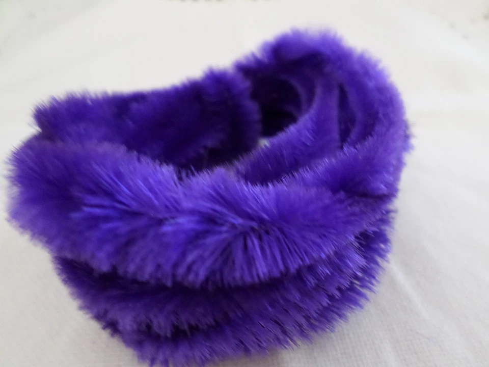 CHENILLA DE ALAMBRE NUEVA DE COLECCIÓN, BOLAS DE 3 YARDAS, PÚRPURA OSCURO, 108" Foto 2 de 3