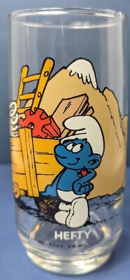 Vintage Smurf 6  Drinking Glass   Hefty   1982 Peyo