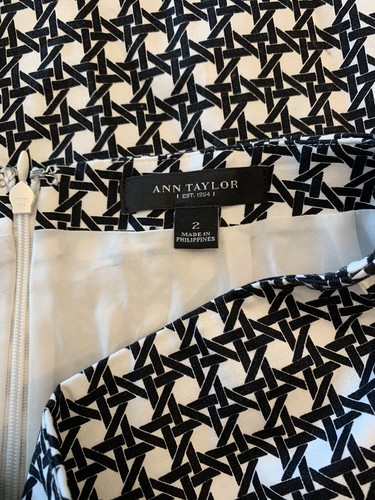 Ann Taylor Skirt Size 2 Womens A-Line Geometric Printed Black & White Career - Picture 2 of 3