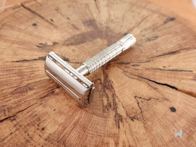 Gillette Flare Tip Super Speed K2 1965 VTG DE Safety Razor