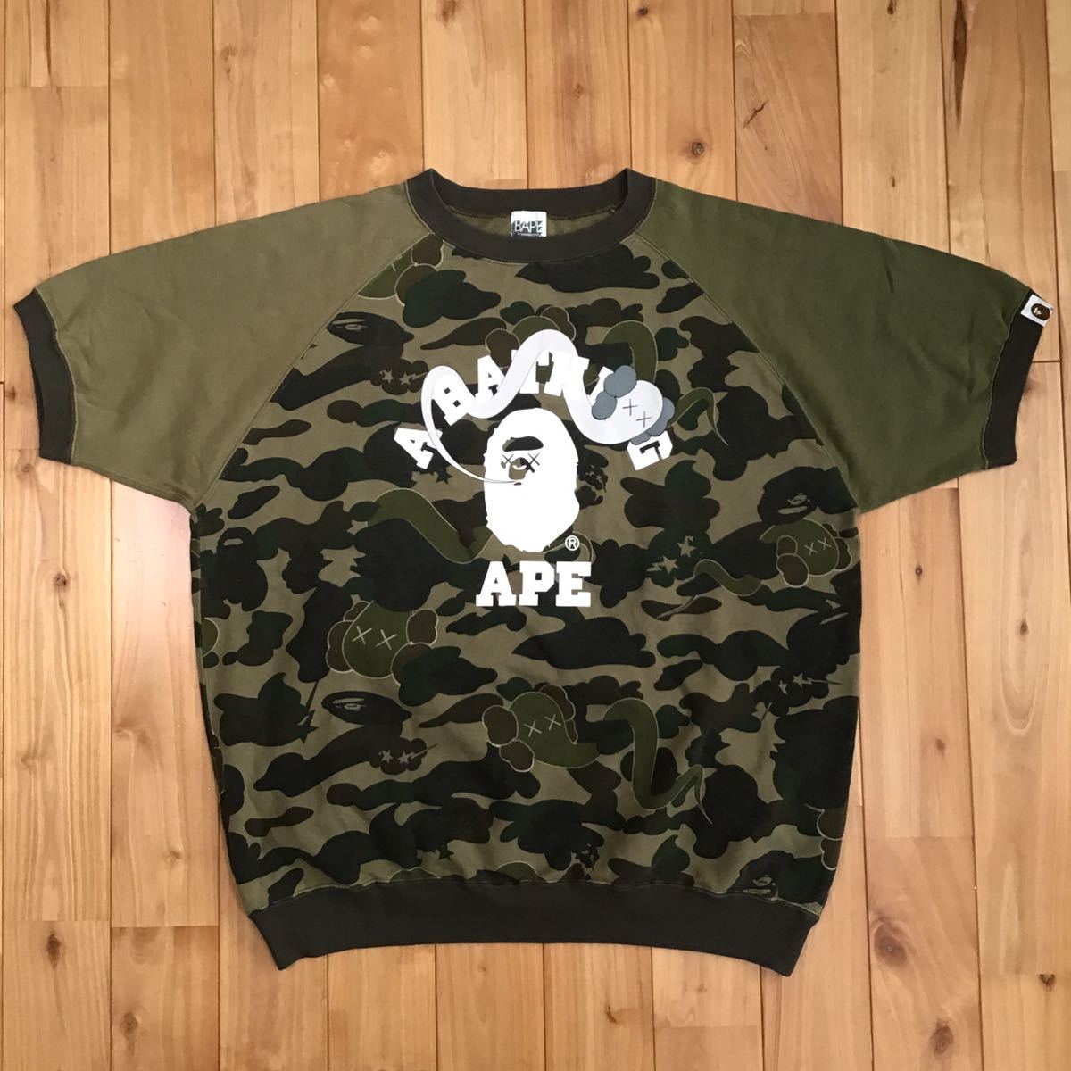 BAPE × Kaws Short sleeve sweat shirt bendy 1st camo Green A