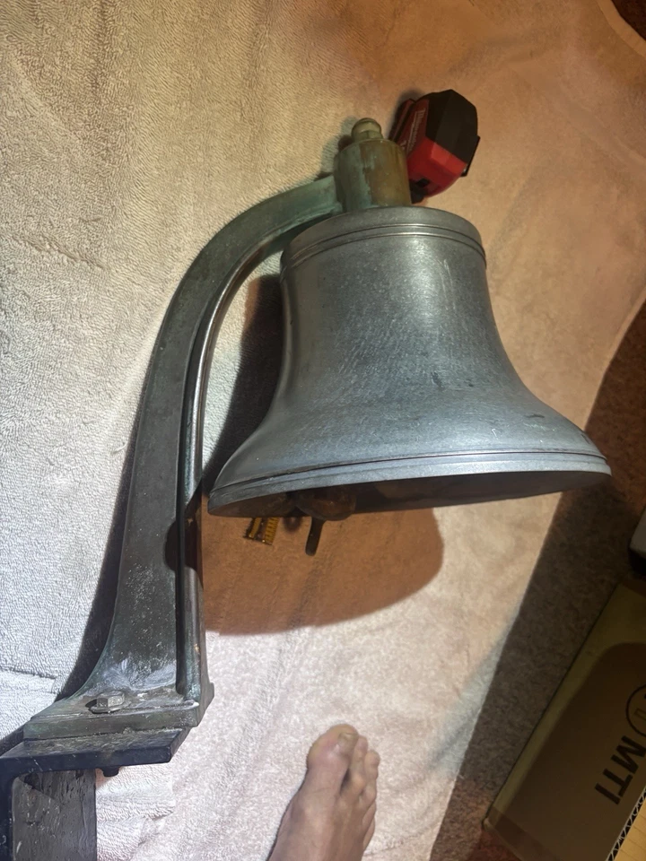 Campana de la Marina de los Estados Unidos Foto 2 de 4