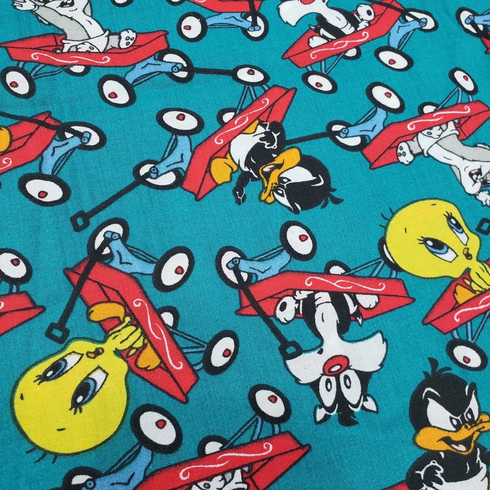 Винтажная красная универсальная ткань Tweety Sylvester Bugs Daffy 1995 Warner Brothers 44 дюйма x 72 дюйма - Изображение 2 из 3