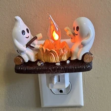 Halloween Ghost Campfire Night Light Plug In Flicker Flame Bulb Resin Decor