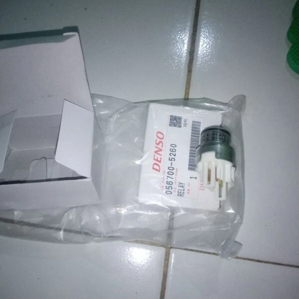 Relay (Main, Cooler, Horn, Window, A/C, Cut-Off) Toyota Lexus 056700-5260 (2Pcs) - Imagem 2 de 4