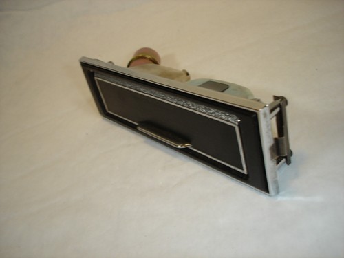 1989-1993 CADILLAC COUPE DEVILLE FWD LH REAR ARMREST MOUNT ASHTRAY ASSEMBLY - Picture 4 of 8