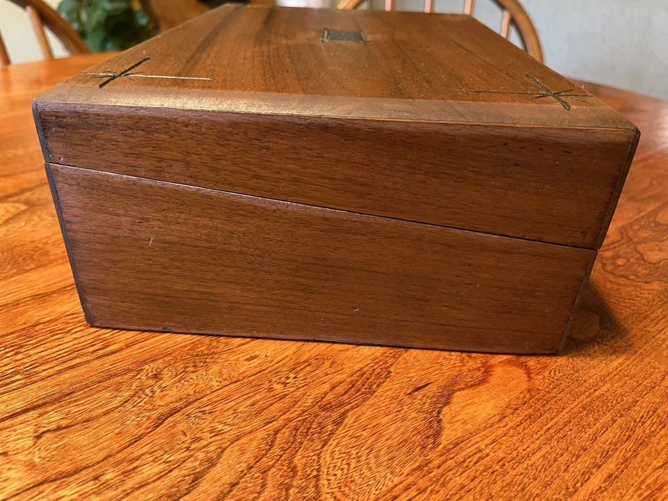 Escritorio portátil antiguo de 1800 Foto 2 de 4