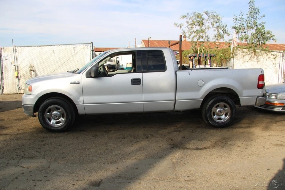 2004 Ford F-150  - Image 3 of 4