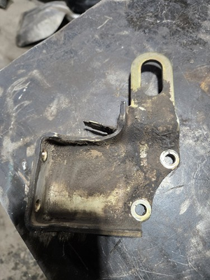 #ad 90 97 nissan hardbody d21 OEM power steering pump engine pull bracket KA24e $29.99