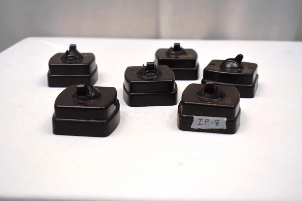 Interruptor eléctrico baquelita vintage marca 250 voltios negro 6 piezas pequeño piloto "8 Foto 3 de 4