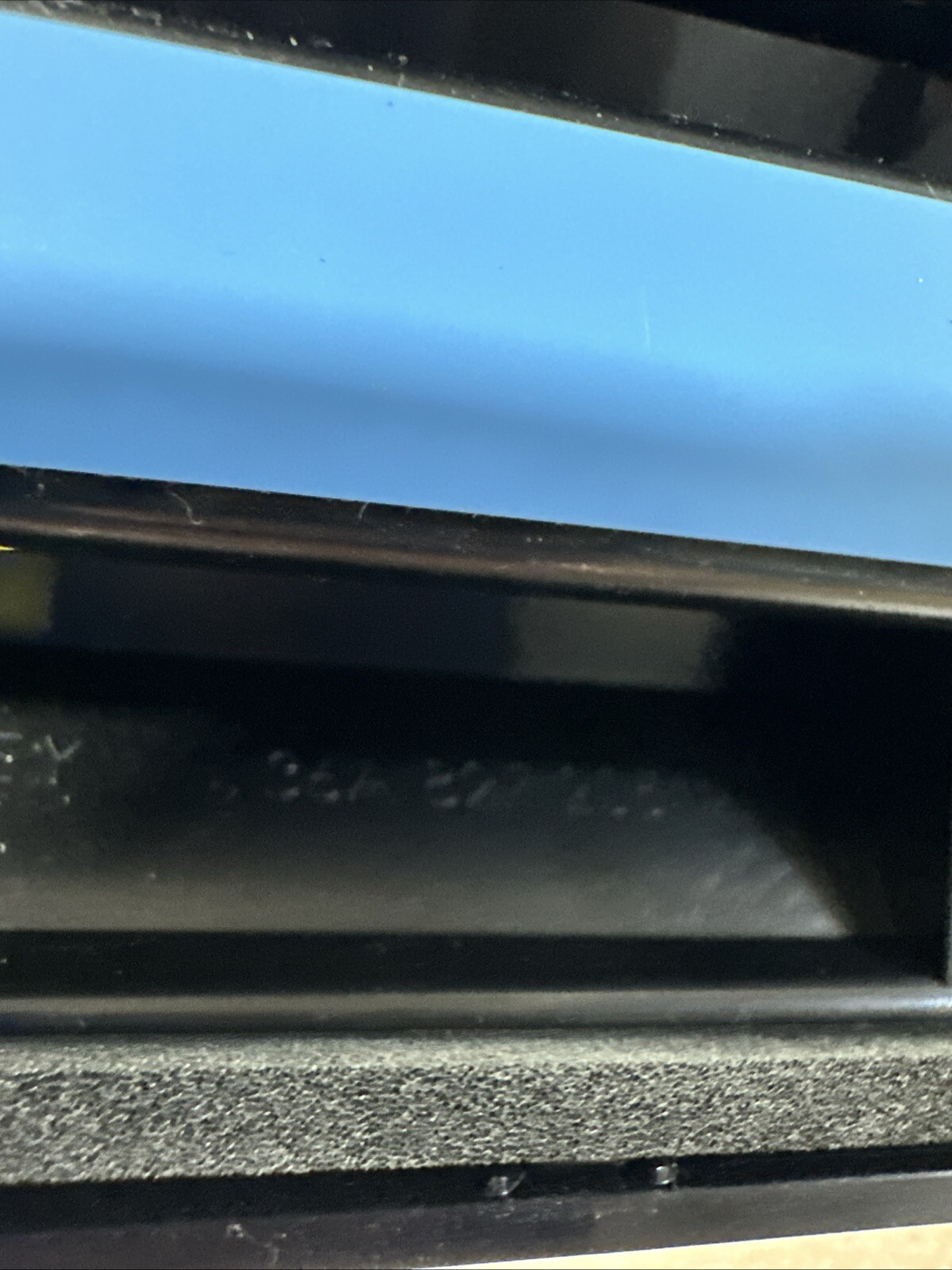BENTLEY BENTAYGA TAILGATE LIFTGATE LEFT SIDE APPLIQUE MOLDING OEM 2017 - 2020