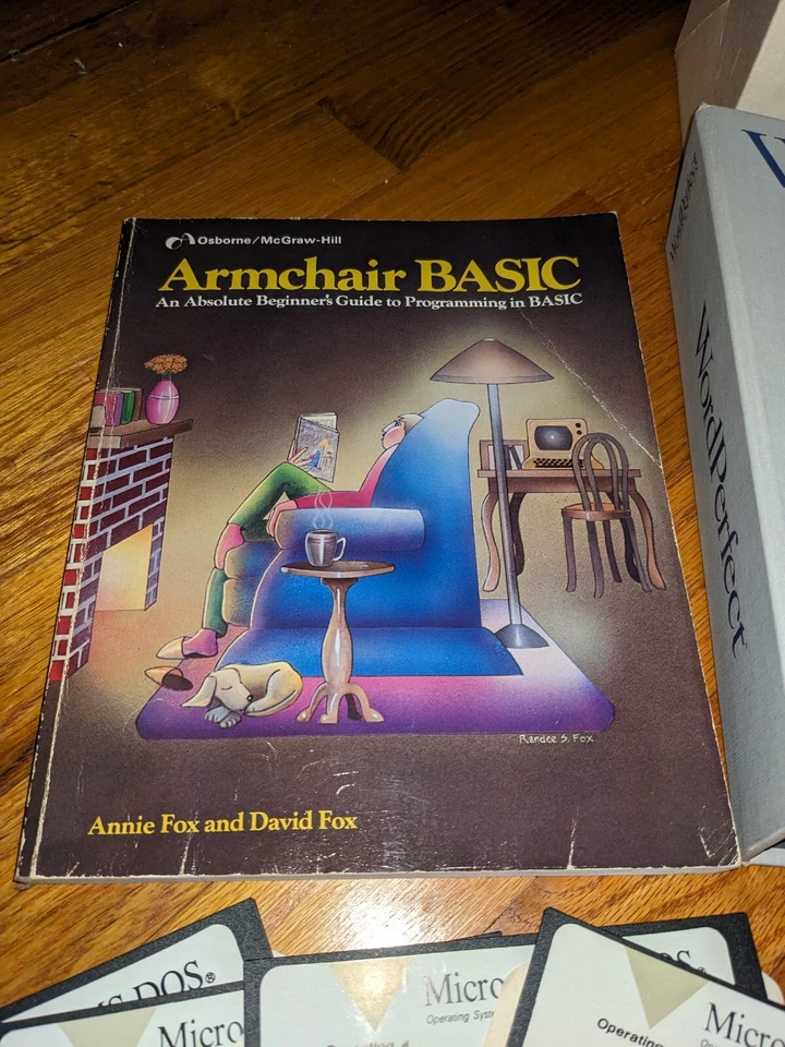 Wordperfect for DOS 5.1 In Original Box With Books Floppy Disks With Extras - Image 4 of 4