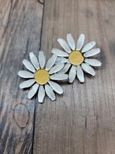 Pair Of Vintage Metal Enamel Painted Daisy Brooch Pins