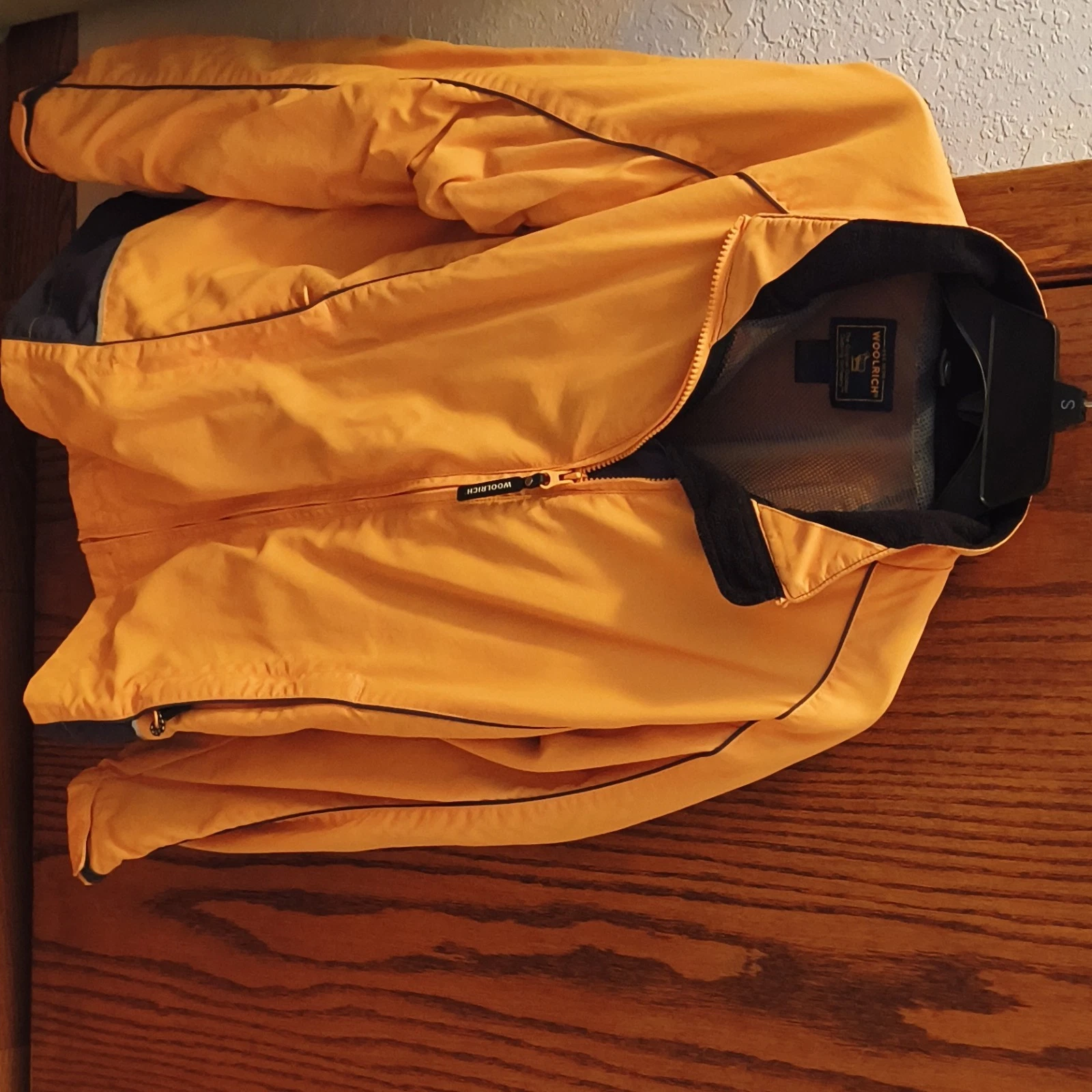 Woolrich Women's Yellow Windbreaker Jacket Stand-Up Collar Logo Accent Zip Sz.S