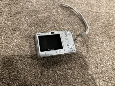 Sony Cyber-shot DSC-W30 6.0MP Digital Camera - Silver for