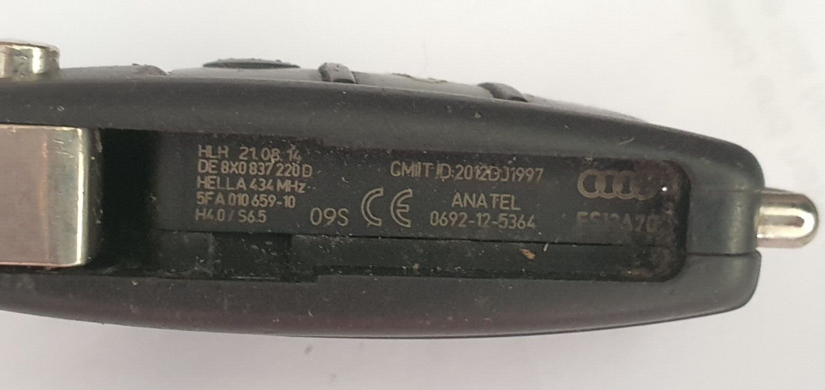 AUD A1 Q3 Remote Key Flip 8X0837220 ,5FA010659-10, 434mhz CMIT 