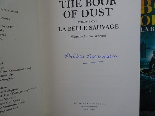 Philip Pullman - LA BELLE SAUVAGE - Signed 1st Edition/1st Printing + Programme - Picture 2 of 4