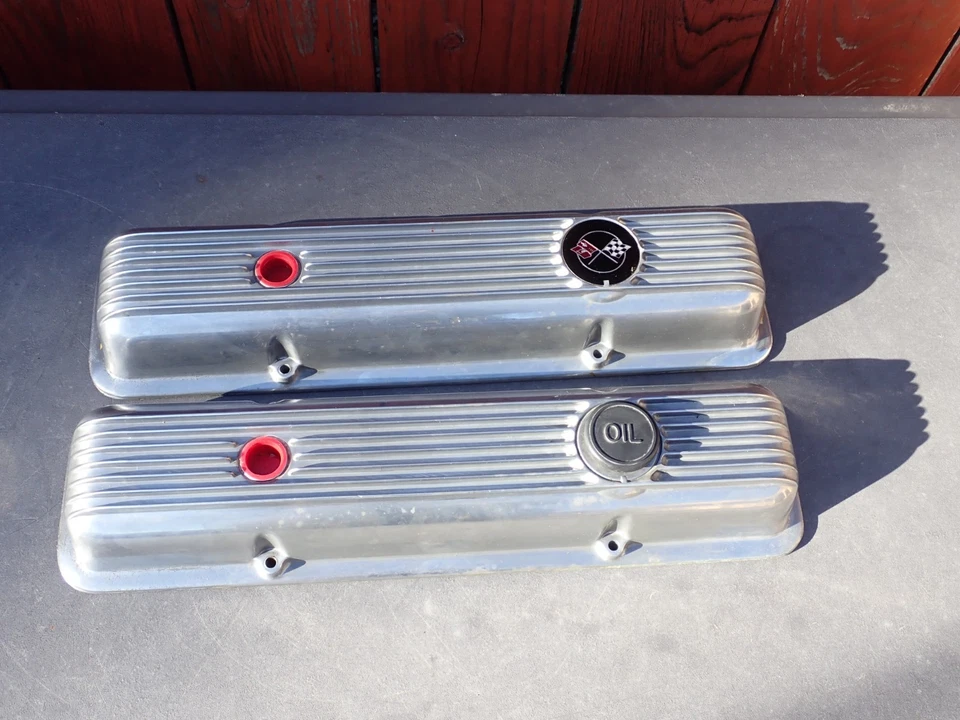 NOS GM Cubiertas de válvula con aletas 71 72 LT-1 350 Corvette Camaro Z28 3989005 3965542 Foto 2 de 4