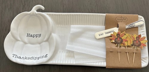 MUD PIE "HAPPY THANKSGIVING" 15" Dip Plate Metal Stender "STAY THANKFUL" NUOVO CON ETICHETTE