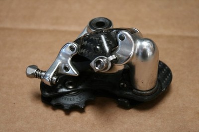 Dérailleur Arrière Campagnolo Record 10 Vitesses - Cage Courte, Titane Et Carbone