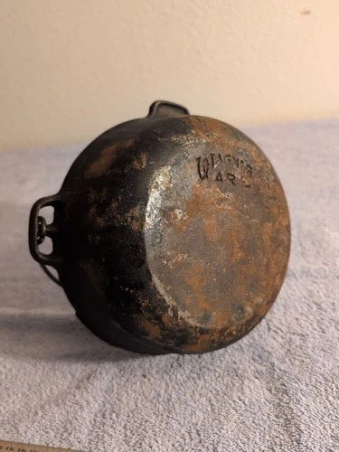 Wagner Ware 2 Qt Cast Iron Dutch Oven 8" with Bale but No Lid ~ Reference Ca-11