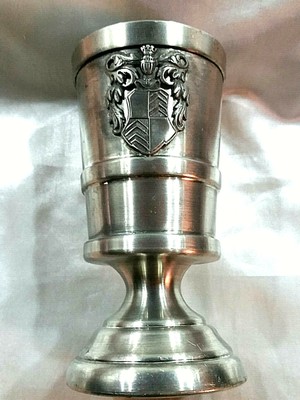 scarpe con stemma scudo