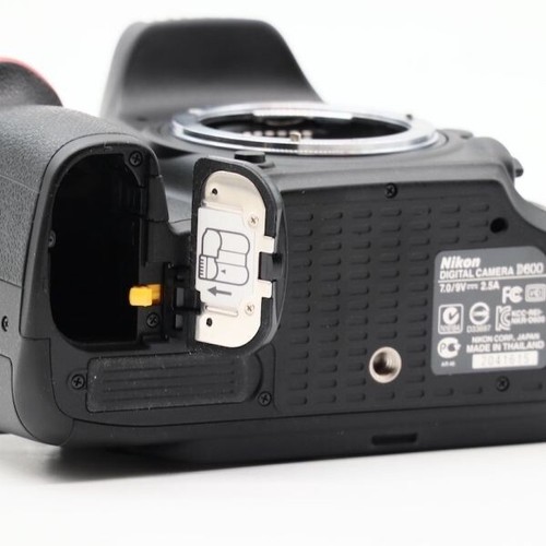 Nikon D600 body used from Japan - Picture 10 of 10