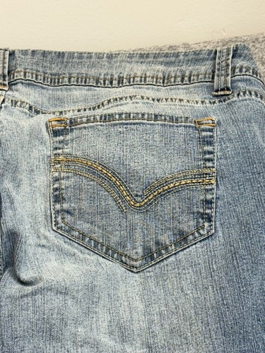 No Boundaries Flared Women's Size 17 Jeans Retro Style - Picture 7 of 14